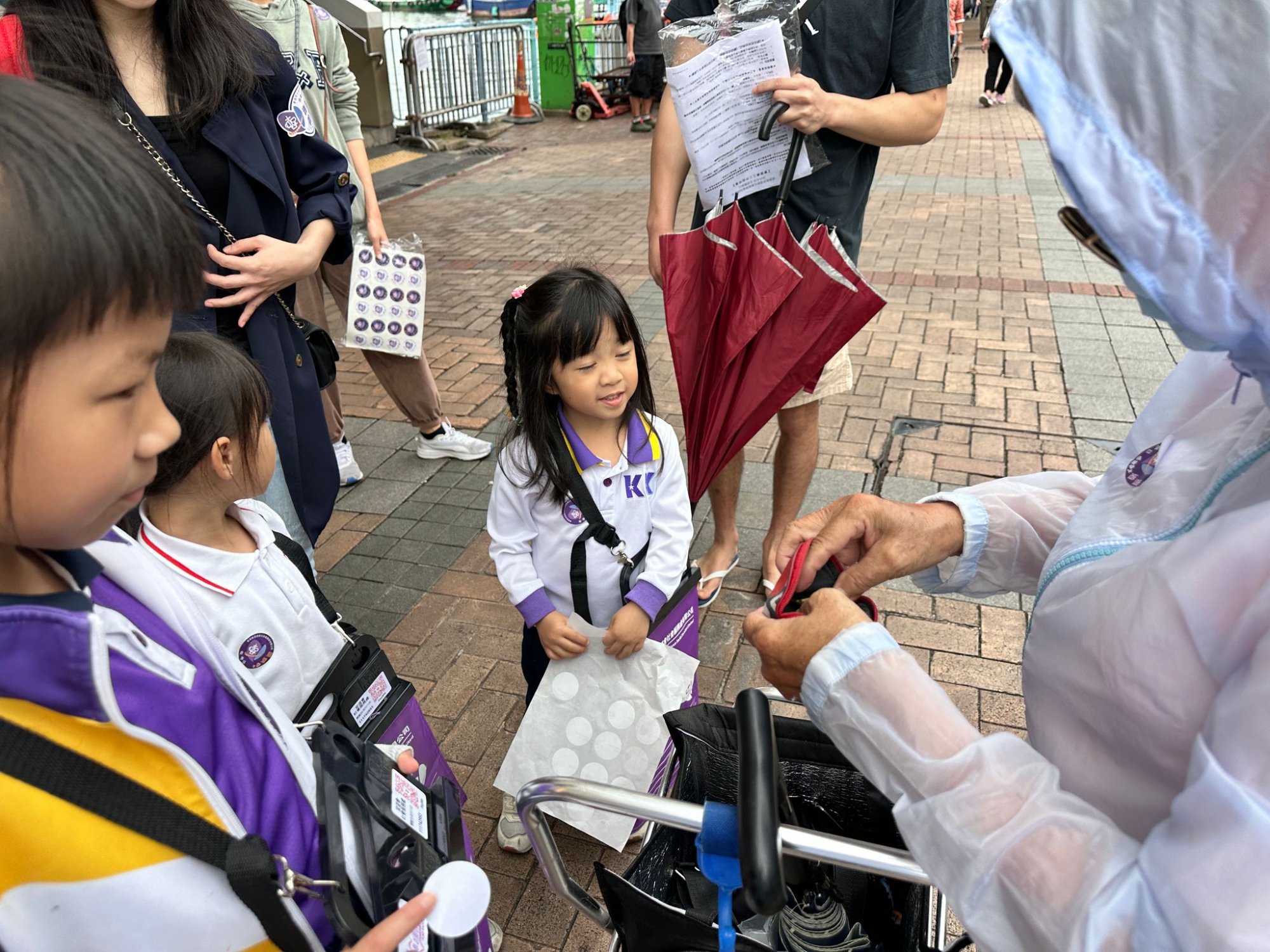 宣道會社會服務處全港賣旗日